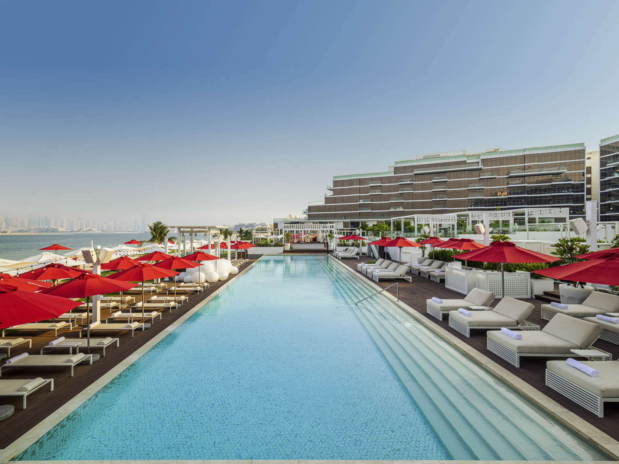 Th8 Palm Dubai Beach Resort