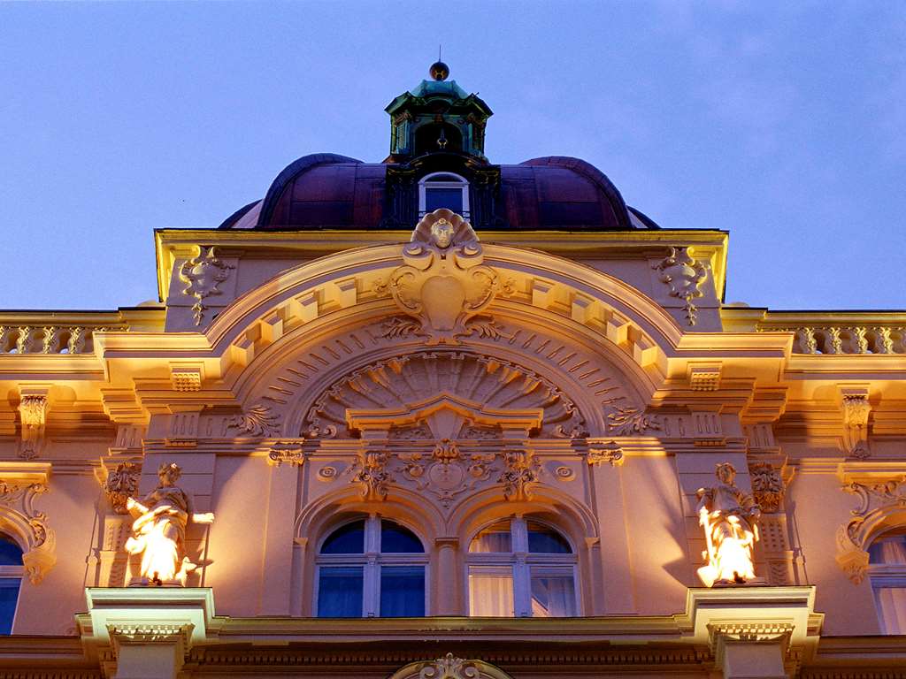CENTURY OLD TOWN MGALLERY