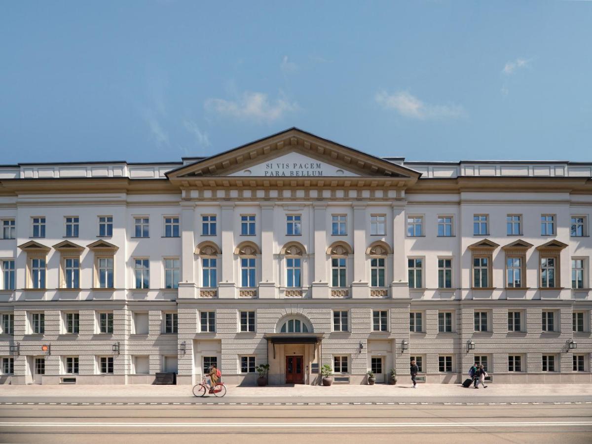 Stradom House Autograph Collection