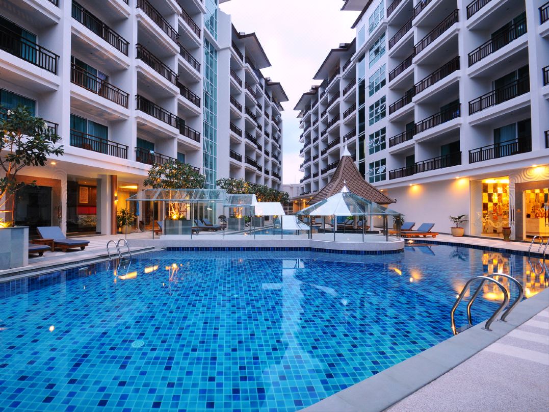 Crystal Palace Luxury Hotel