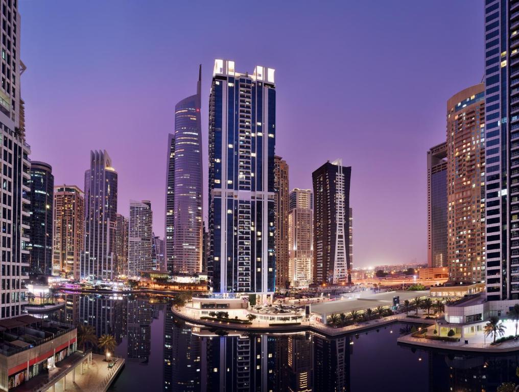 Mövenpick Hotel Jumeirah Lakes Towers